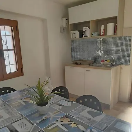 Lucky House アパート